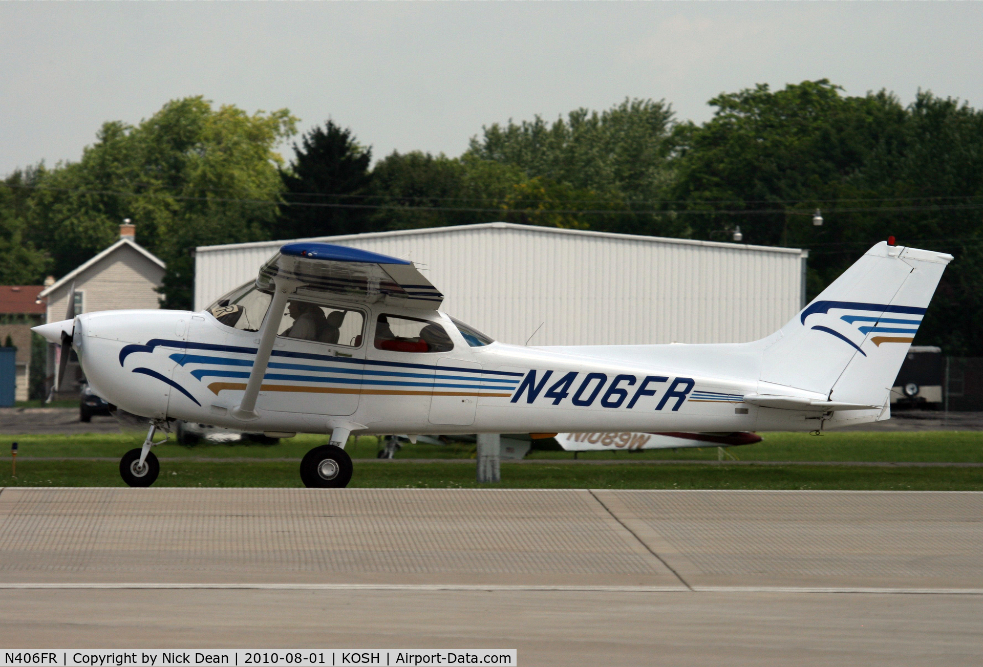 N406FR, Cessna 172R C/N 17280297, KOSH