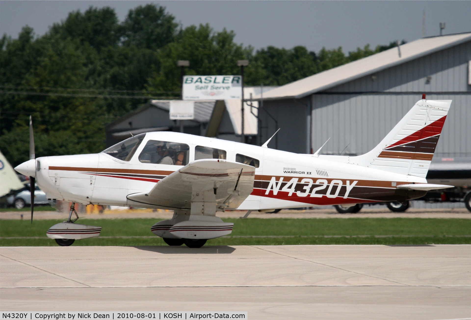 N4320Y, Piper PA-28-161 C/N 28-8416014, KOSH