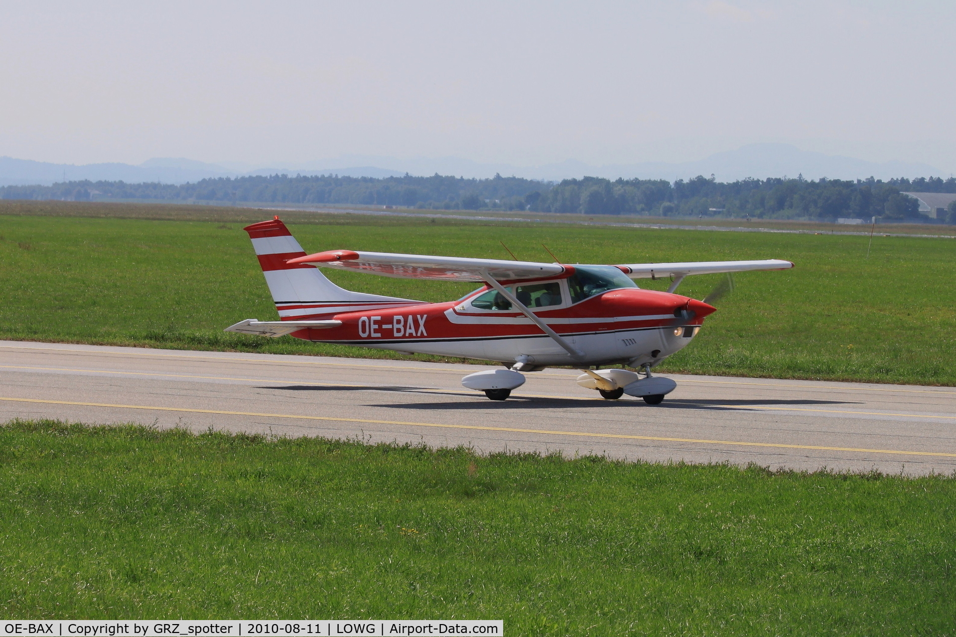 OE-BAX, Cessna 182P Skylane C/N 18262985, ...