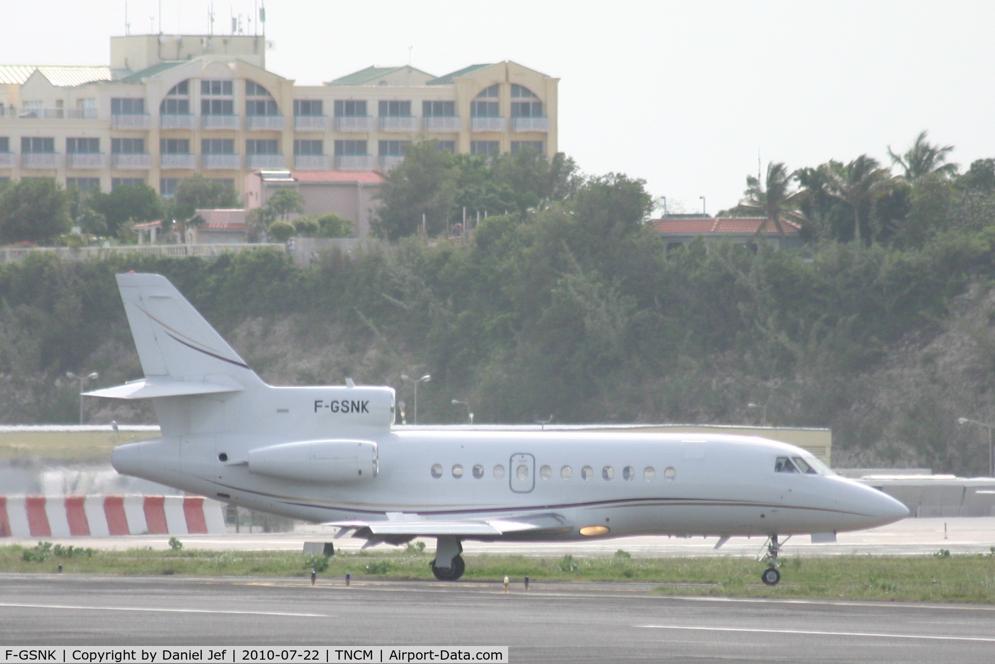 F-GSNK, 1992 Dassault Falcon 900 C/N 115, F-GSNK taxing to parking after crossing the atlantic