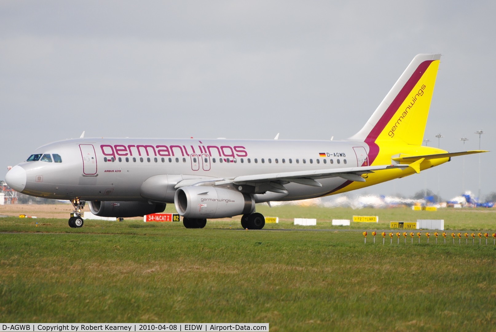 D-AGWB, 2006 Airbus A319-111 C/N 2833, GermanWings lining up r/w 28