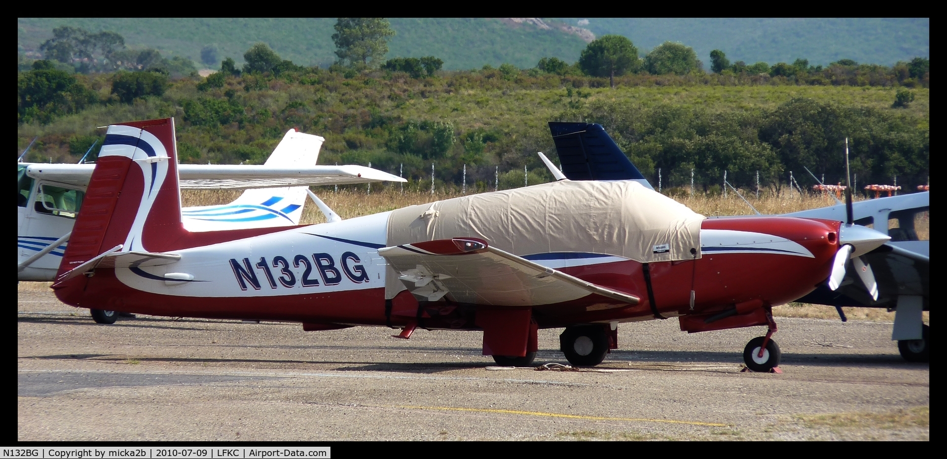 N132BG, 2005 Mooney M20R Ovation C/N 29-0398, Parked.