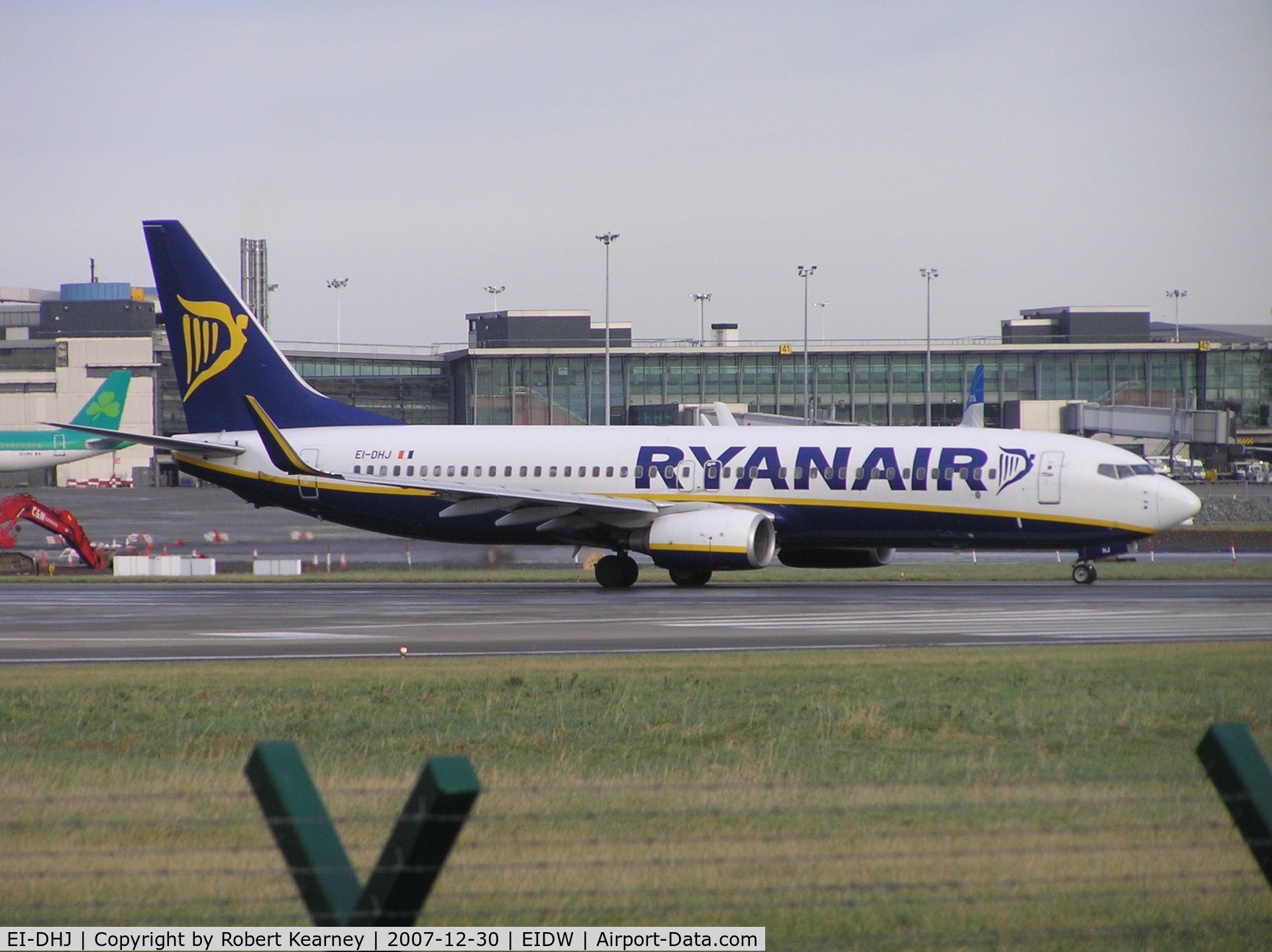 EI-DHJ, 2005 Boeing 737-8AS C/N 33819, Ryanair lining up on r/w 28