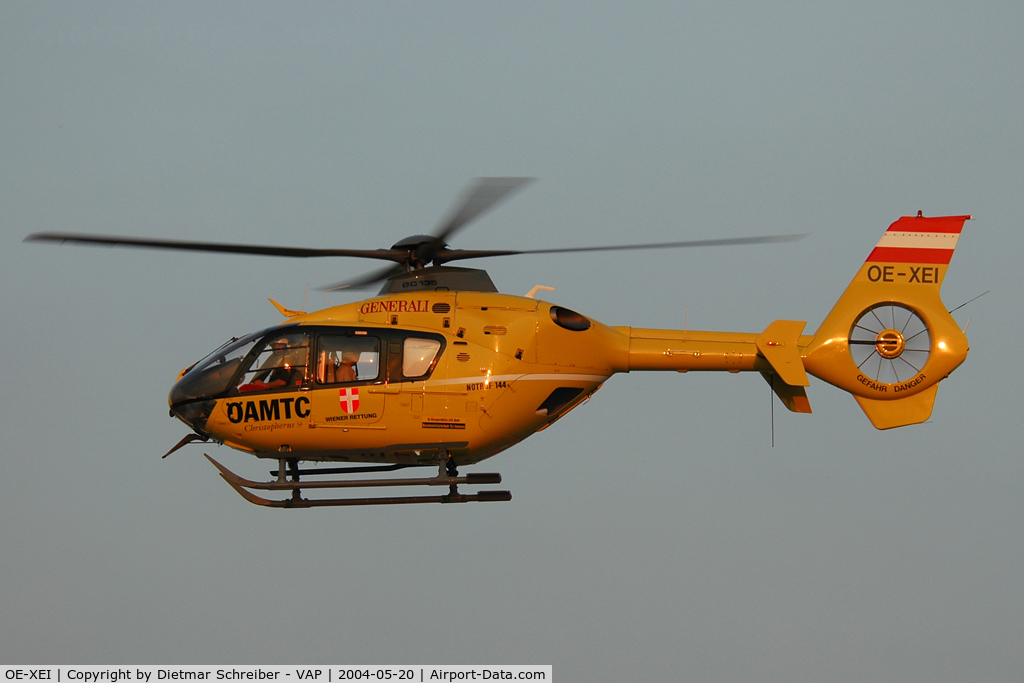 OE-XEI, 2000 Eurocopter EC-135T-2 C/N 0168, Landing in the city of schwechat
