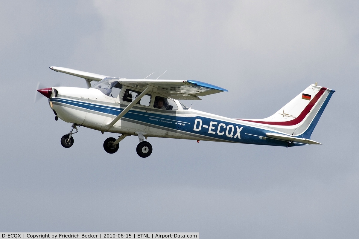 D-ECQX, 1972 Reims F172L Skyhawk C/N 0827, departing Laage