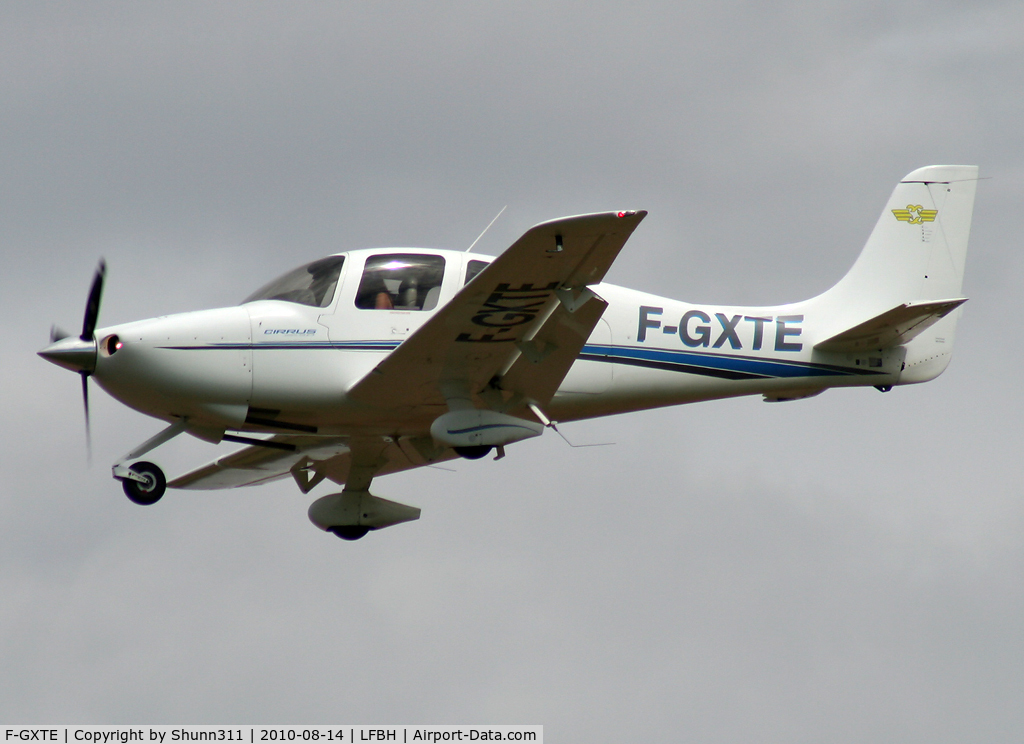 F-GXTE, 2000 Cirrus SR20 C/N 1047, Landing rwy 27