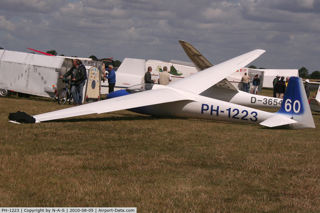 PH-1223, Schleicher Ka-6E Rhonsegler C/N 4262, VGC 2010, Tibenham