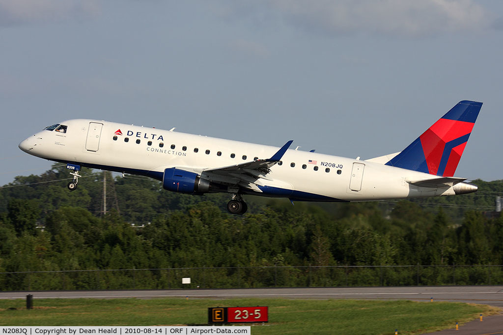 N208JQ, 2008 Embraer ERJ-170-200LR 175LR C/N 17000257, Delta Connection (Shuttle America) N208JQ departing RWY 5.