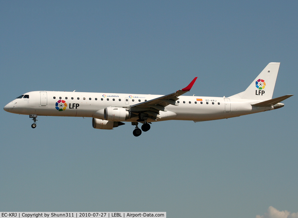 EC-KRJ, 2008 Embraer 195LR (ERJ-190-200LR) C/N 19000196, Landing rwy 25R with special LFP c/s