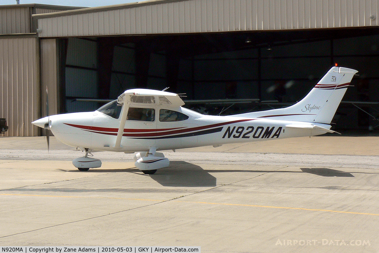 N920MA, 1999 Cessna 182S Skylane C/N 18280628, At Arlington Municipal Airport, TX