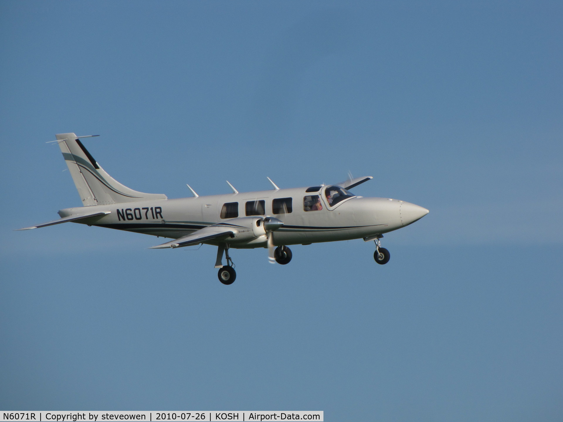 N6071R, 1979 Piper Aerostar 601P C/N 61P06867963324, Landing at EAA Oshkosh 2010