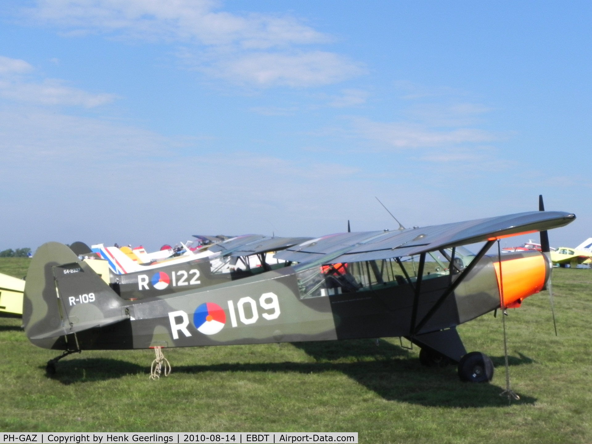 PH-GAZ, Piper L-21B Super Cub C/N 18-3537, 27th International Oldtimer Fly-In

Schaffen - Diest , August 2010 , Belgium