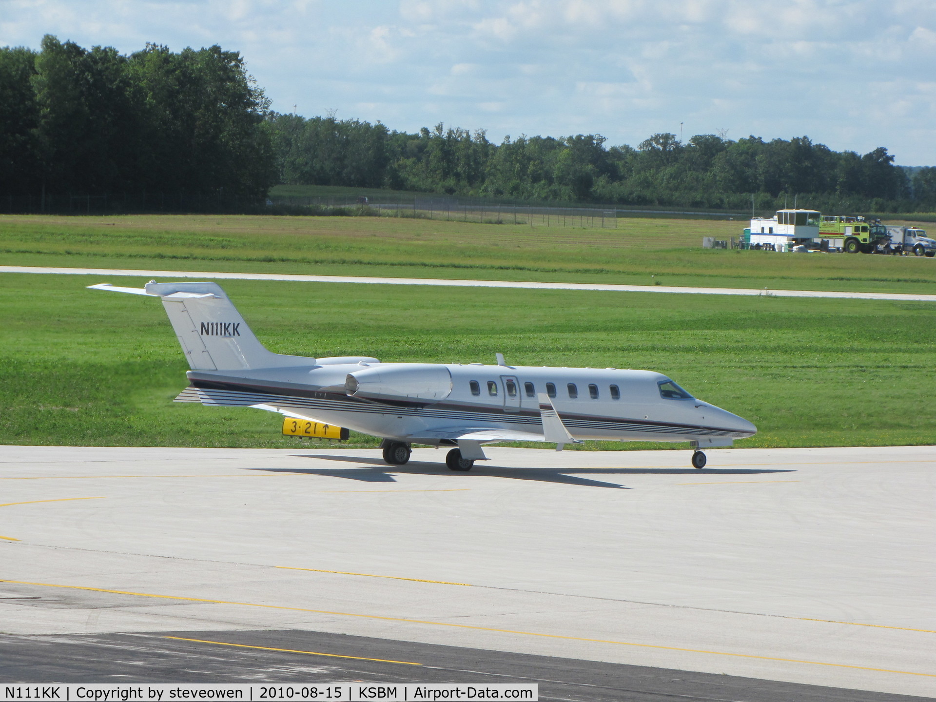 N111KK, 1999 Learjet 45 C/N 061, taxing out @KSBM during the PGA tour