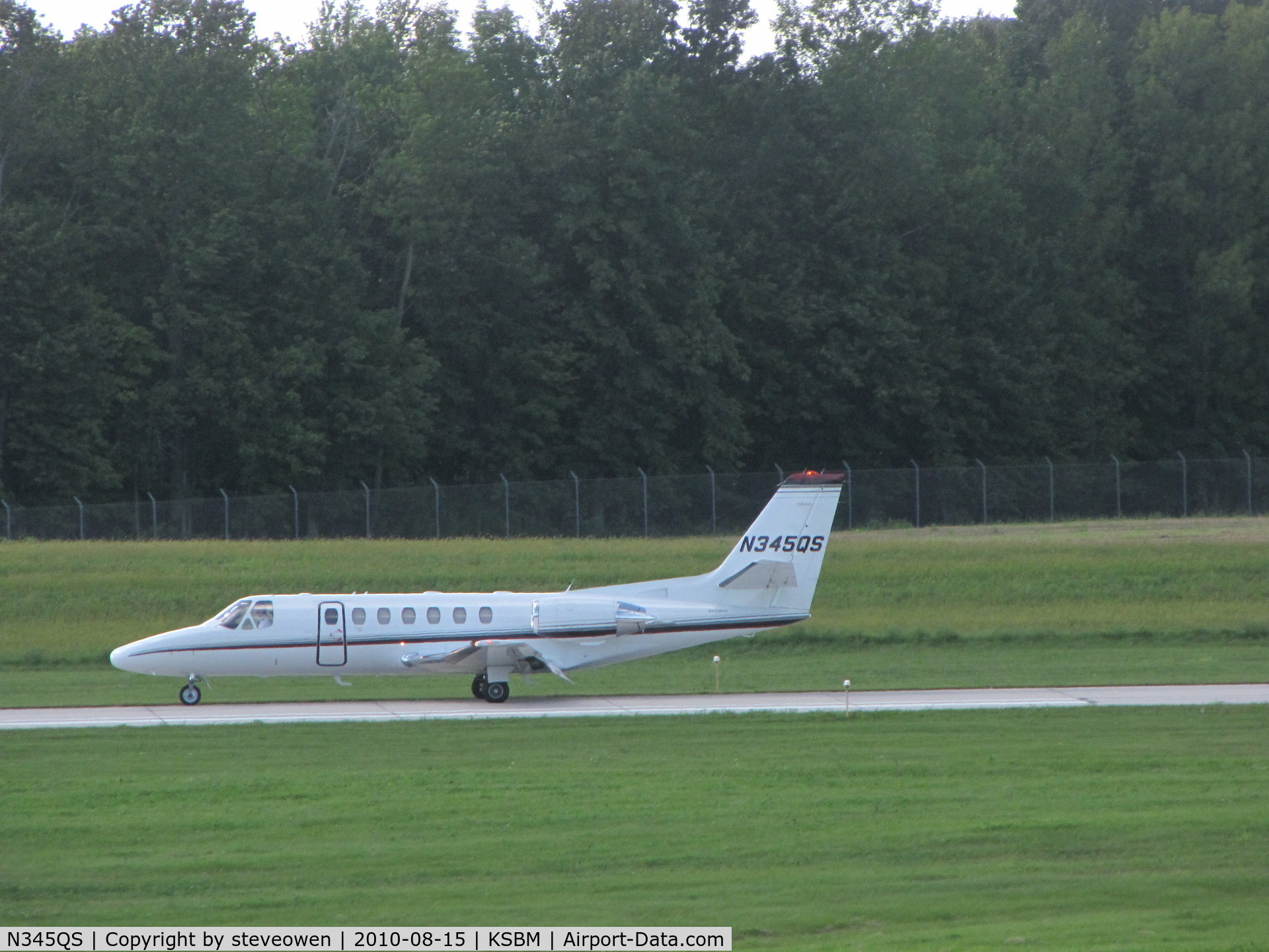 N345QS, 1997 Cessna 560 C/N 560-0445, landing at KSBM during the PGA Tour