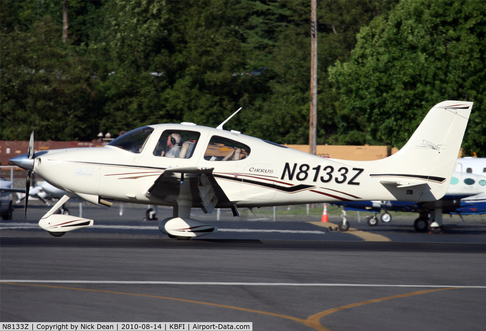 N8133Z, 2003 Cirrus SR22 C/N 0673, KBFI