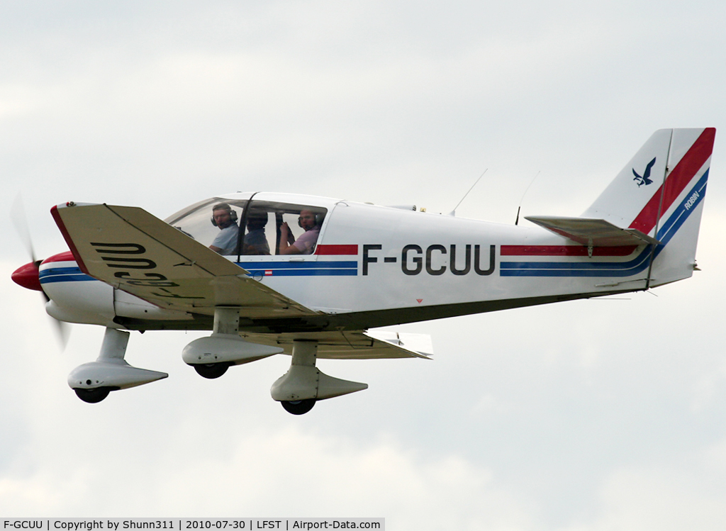 F-GCUU, Robin DR-400-140B Major C/N 1533, Taking off rwy 23