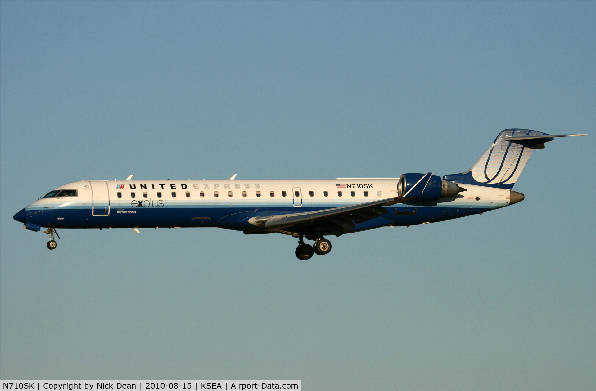 N710SK, 2004 Bombardier CRJ-700 (CL-600-2C10) Regional Jet C/N 10170, KSEA