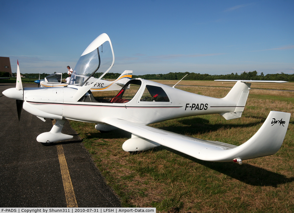 F-PADS, Dyn'Aero MCR-4S 2002 C/N 08, Parked in front of the Airclub...