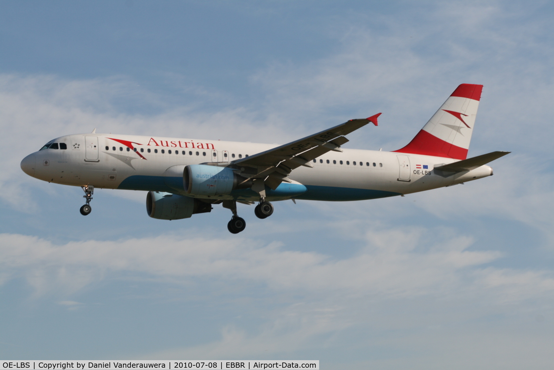 OE-LBS, 2000 Airbus A320-214 C/N 1189, Arrival of flight OS351 to RWY 25L