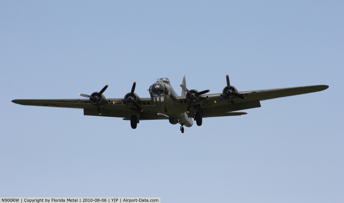 N900RW, 1944 Boeing B-17G Flying Fortress C/N 8627, Thunderbird