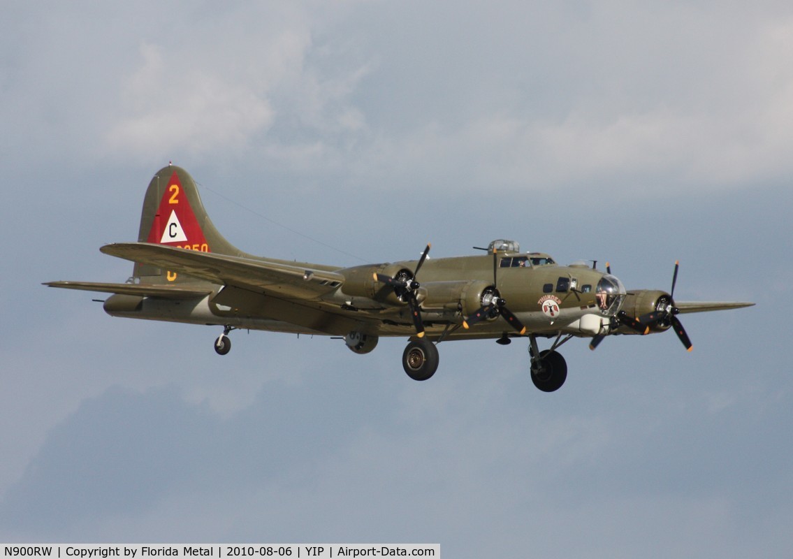 N900RW, 1944 Boeing B-17G Flying Fortress C/N 8627, Thunderbird