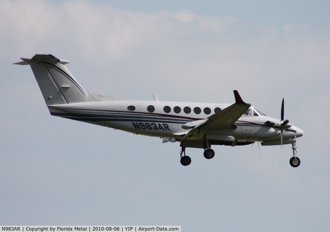 N983AR, 1999 Raytheon Aircraft Company B300 C/N FL-242, Beech 350