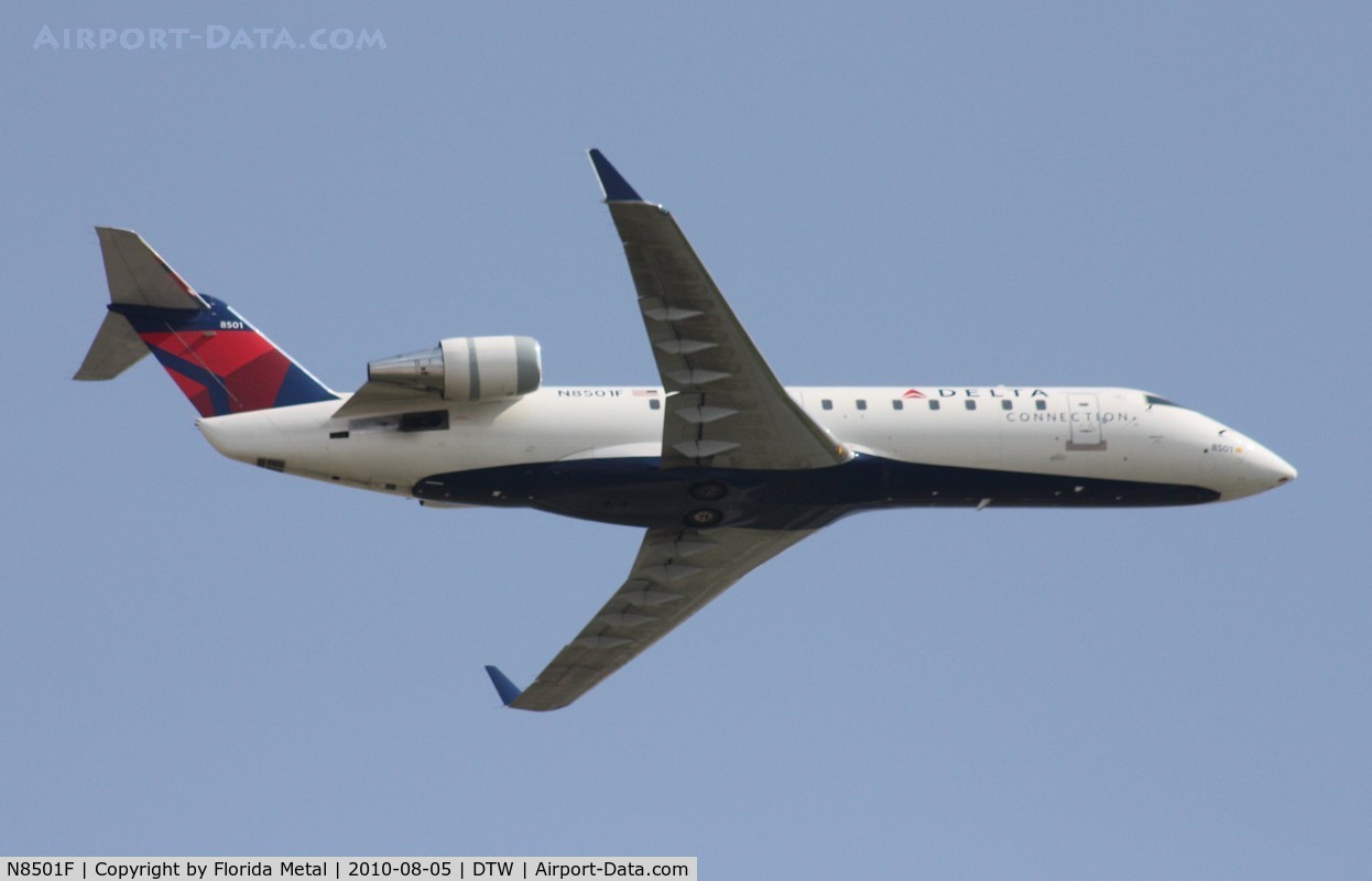 N8501F, 2001 Bombardier CRJ-200LR (CL-600-2B19) C/N 7501, Pinnacle CRJ-200