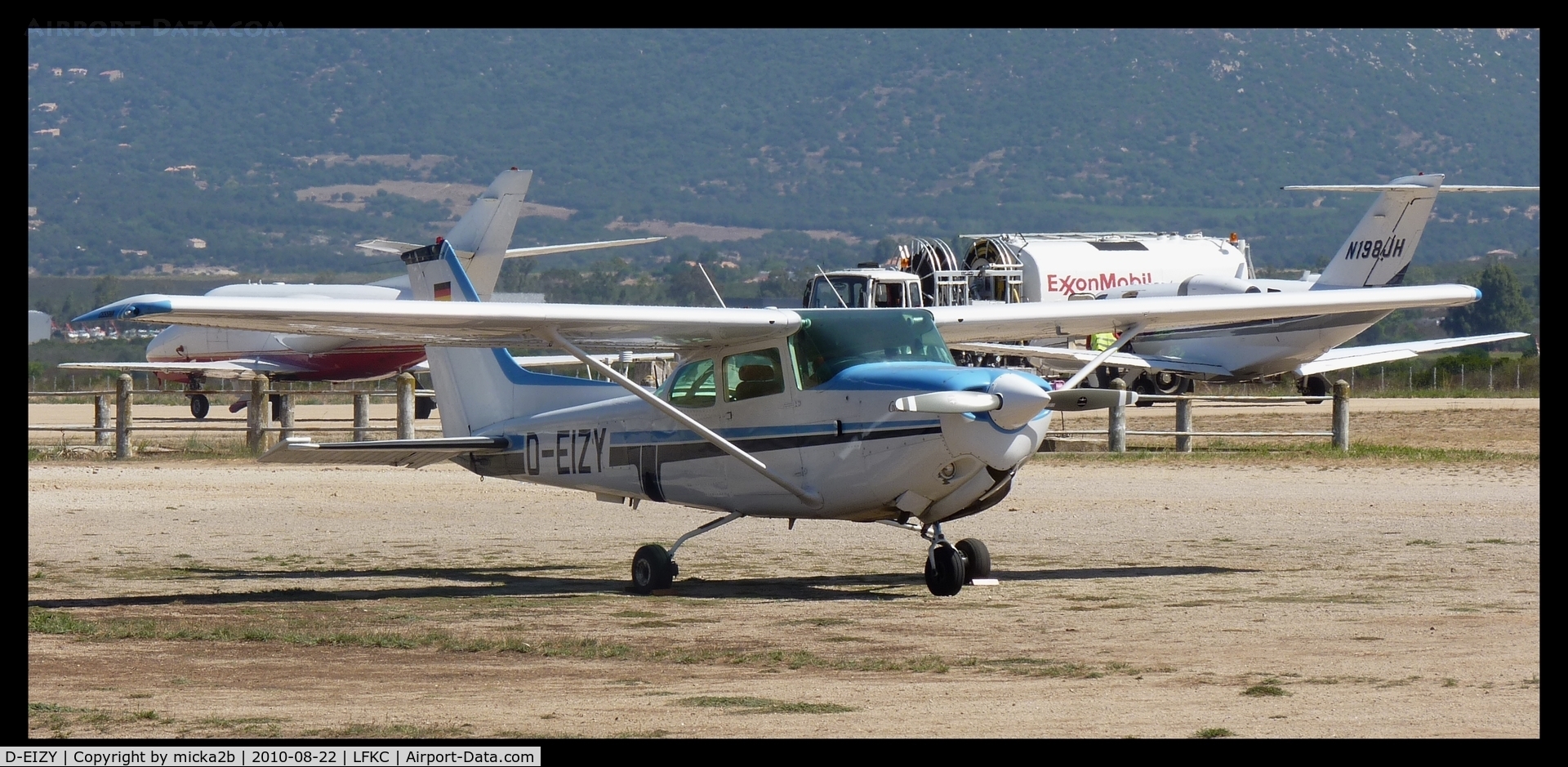 D-EIZY, Cessna 172RG Cutlass RG C/N 172RG0562, Parked.