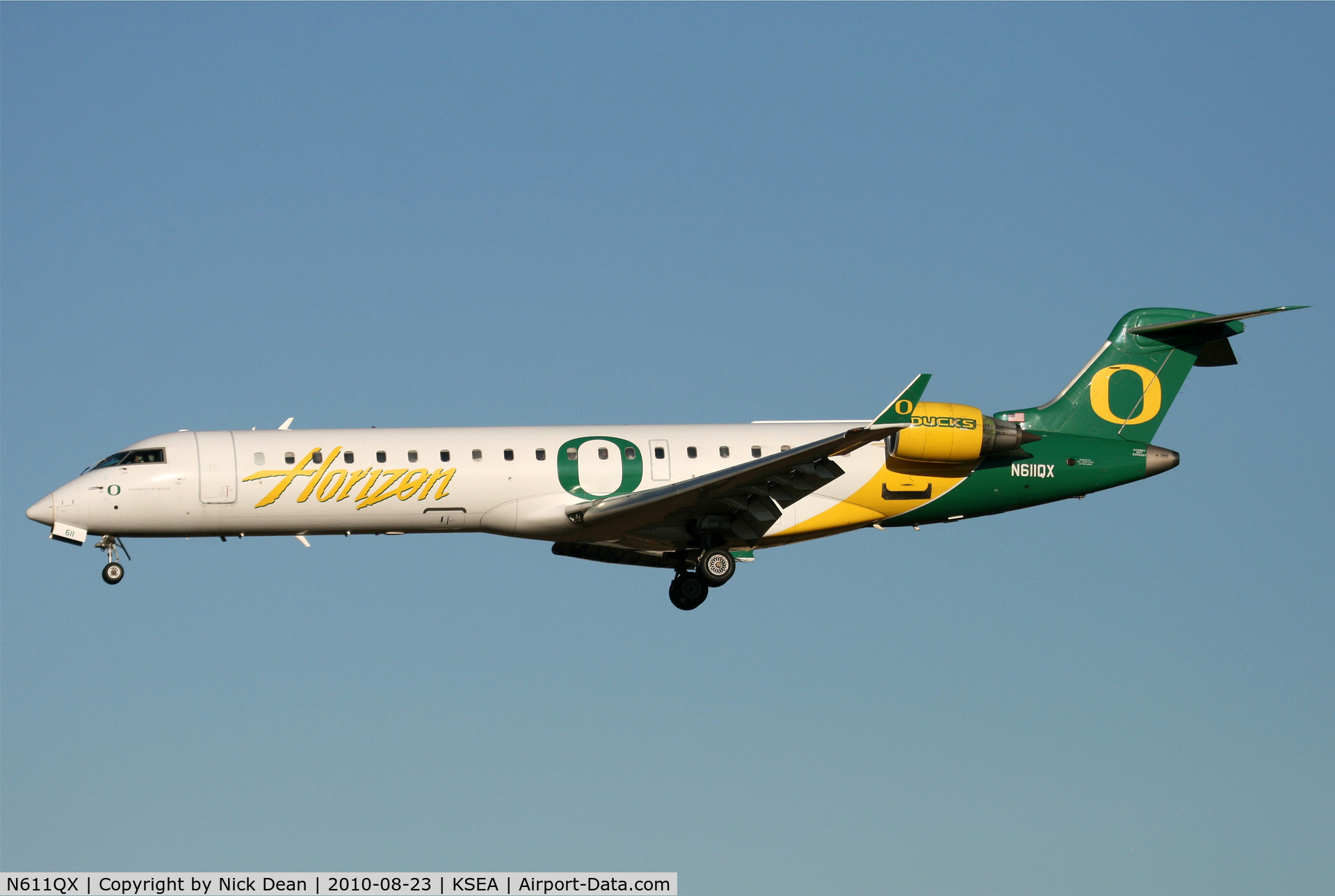 N611QX, Bombardier CRJ-701 (CL-600-2C10) Regional Jet C/N 10041, KSEA
