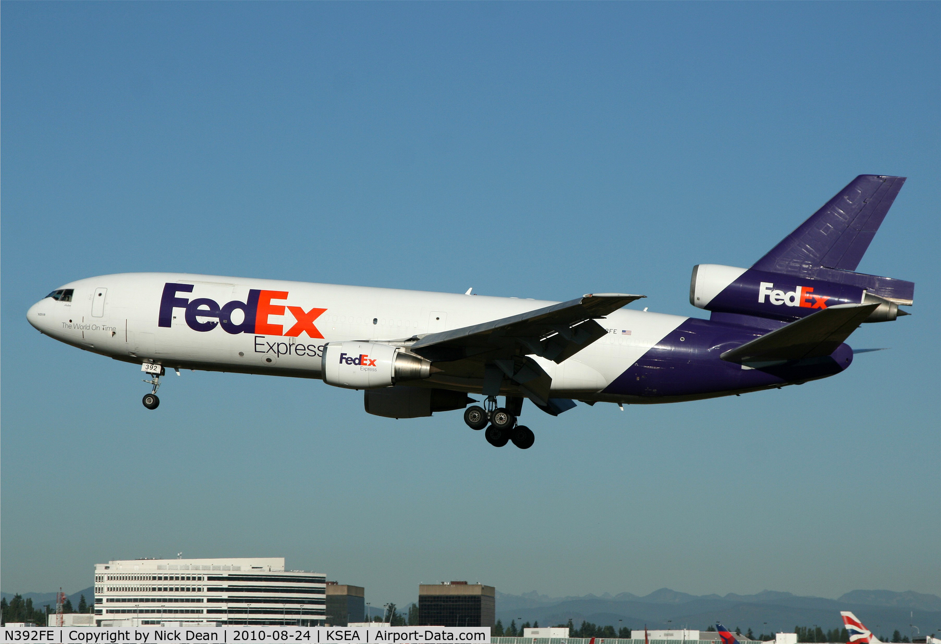 N392FE, 1975 McDonnell Douglas MD-10-10F C/N 46626, KSEA