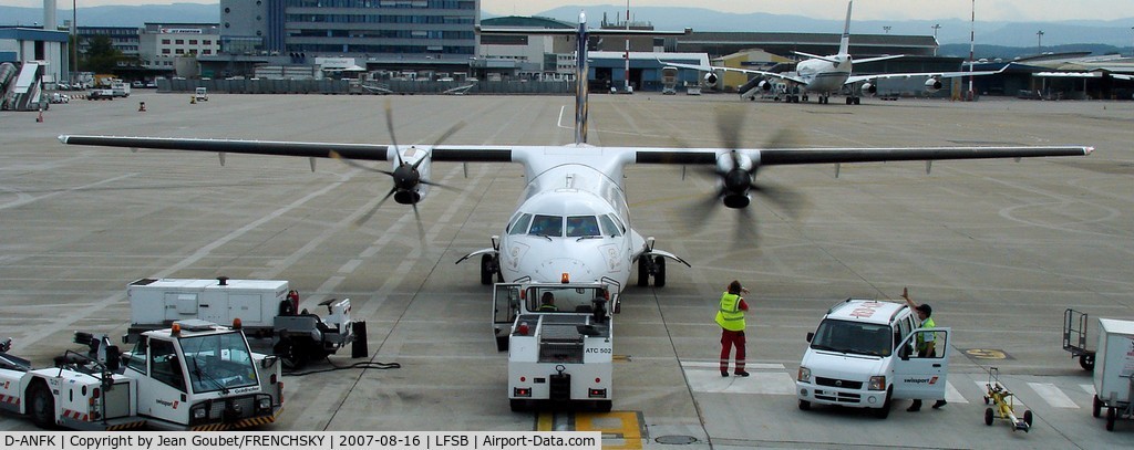 D-ANFK, 2001 ATR 72-212A C/N 666, départ pour Francfort