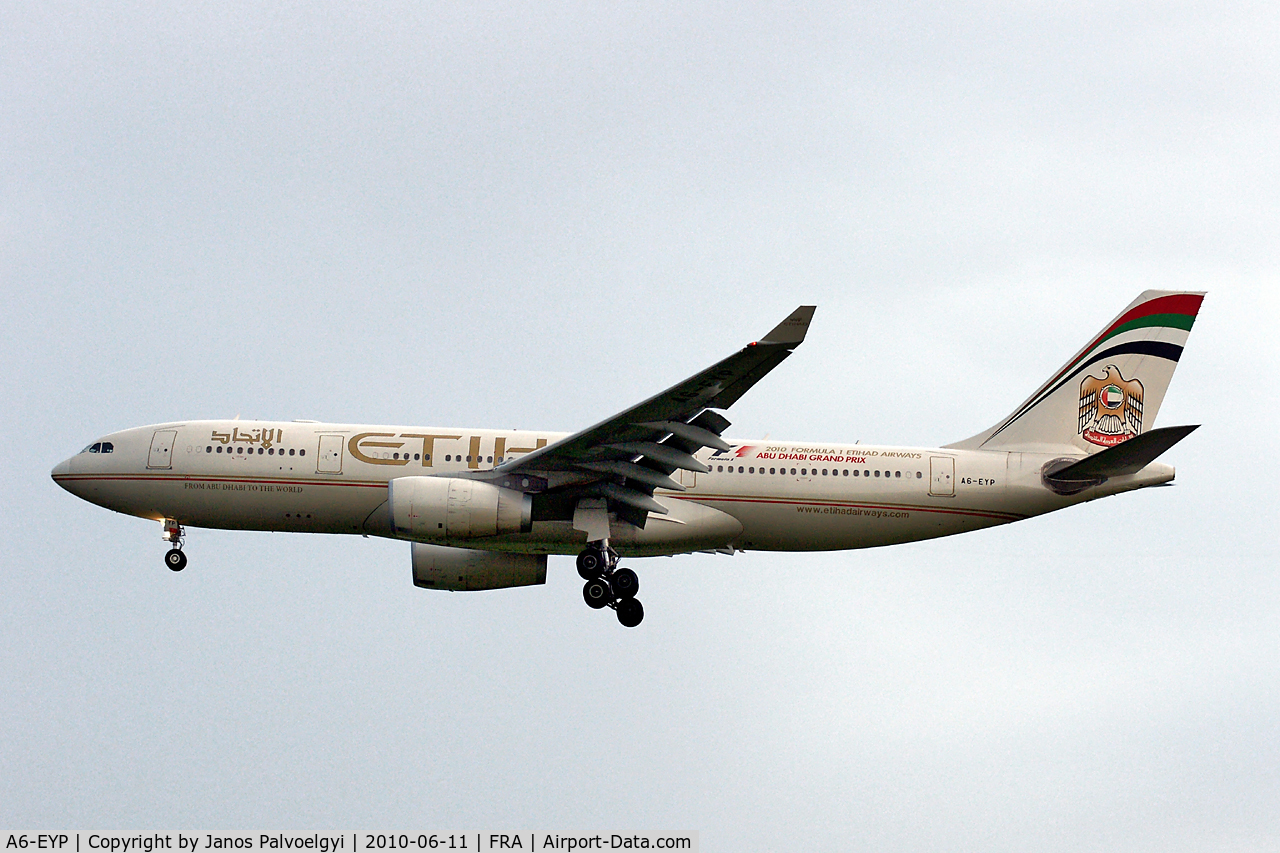 A6-EYP, 2007 Airbus A330-243 C/N 854, Etihad Airways Airbus A330-243 to approach on RWY25L inFRA/EDDF