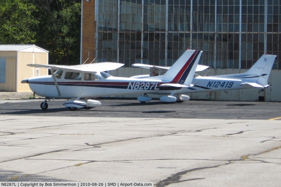 N8287L, 1967 Cessna 172H C/N 17256487, On the ramp at Smith Field - Fort Wayne, IN.
