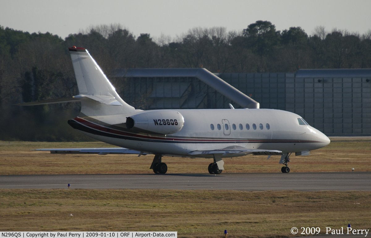 N296QS, 2002 Dassault Falcon 2000 C/N 196, Getting out of Norfolk