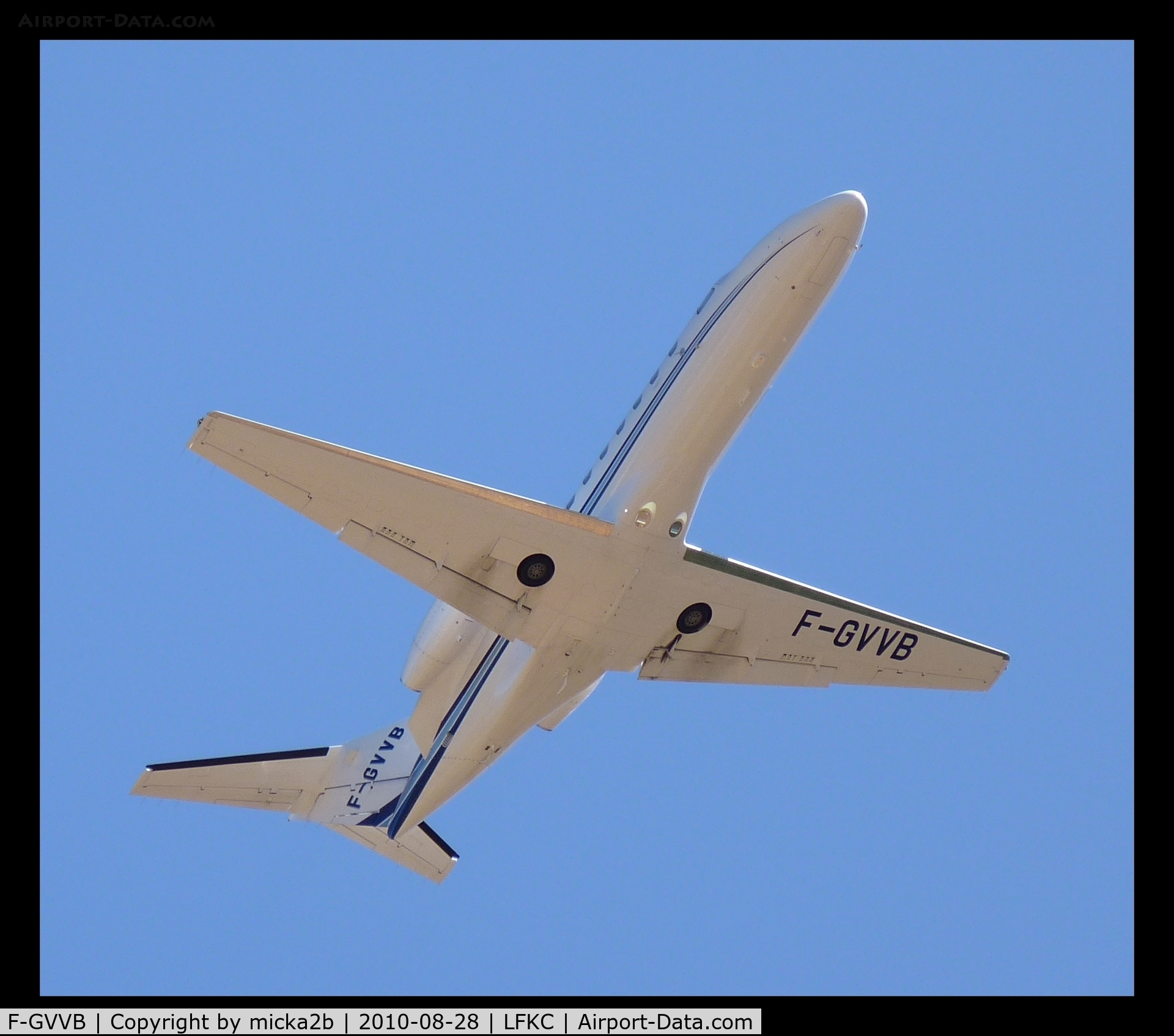 F-GVVB, 2008 Cessna 525B CitationJet CJ3 C/N 525B-0300, In flight after overshoot.