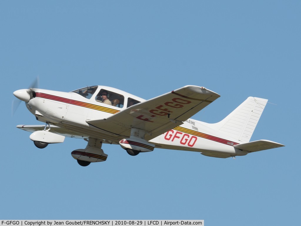 F-GFGO, Piper PA-28-181 Archer III C/N 28-90060, de l'aéroclub d'Angouléme