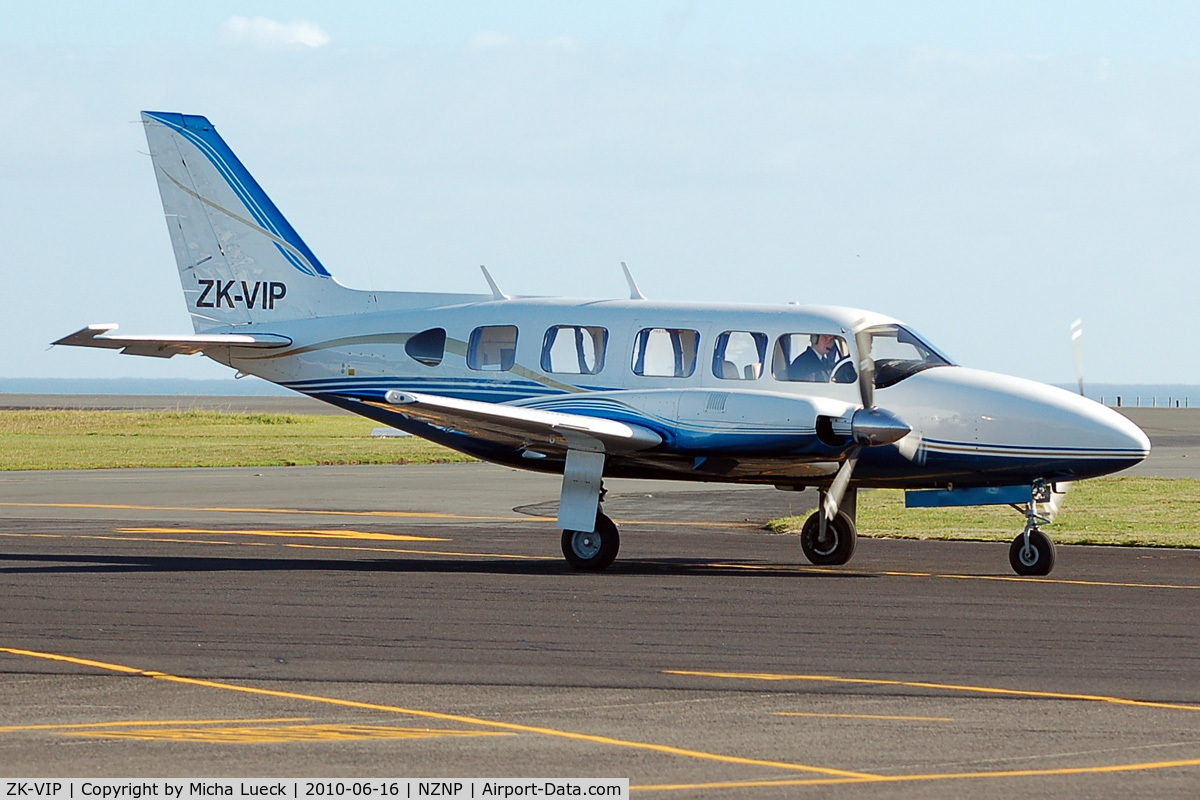 ZK-VIP, Piper PA-31-350 Chieftain C/N 31-7405482, At New Plymouth