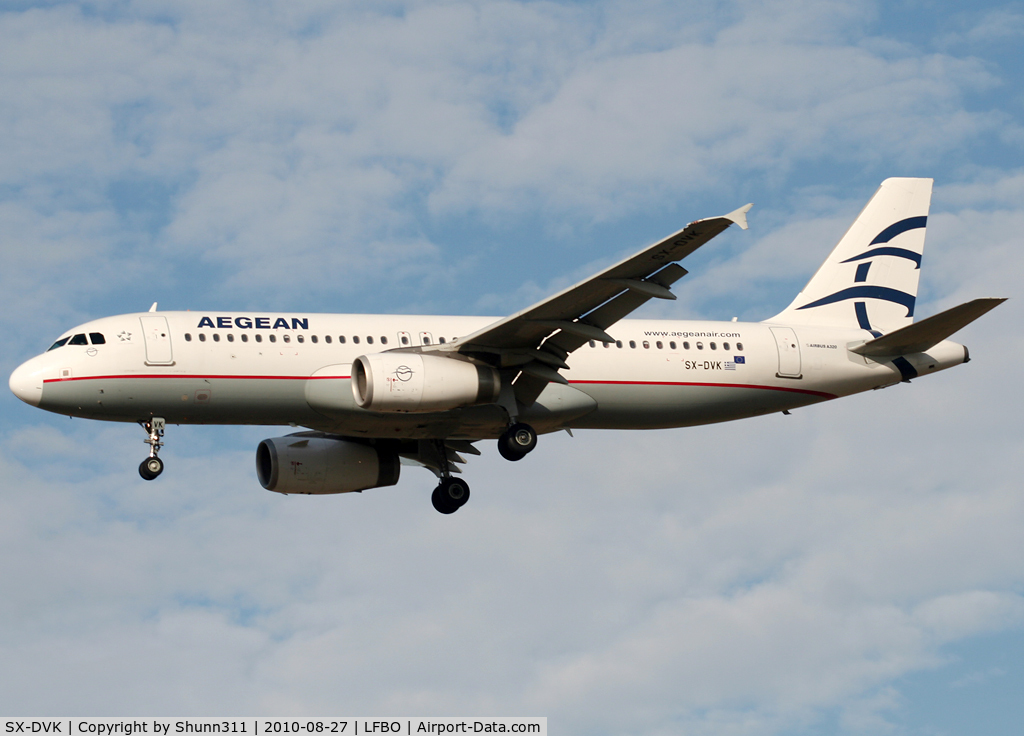 SX-DVK, 2008 Airbus A320-232 C/N 3392, Landing rwy 14L