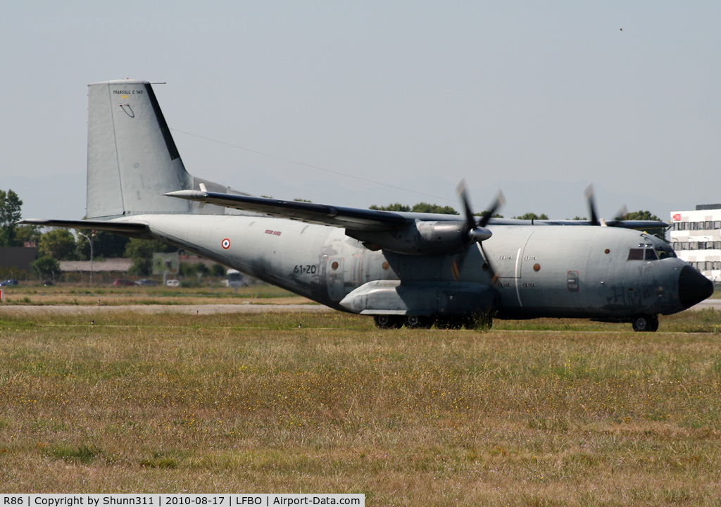 R86, Transall C-160R C/N 86, Taxiing to the military area...