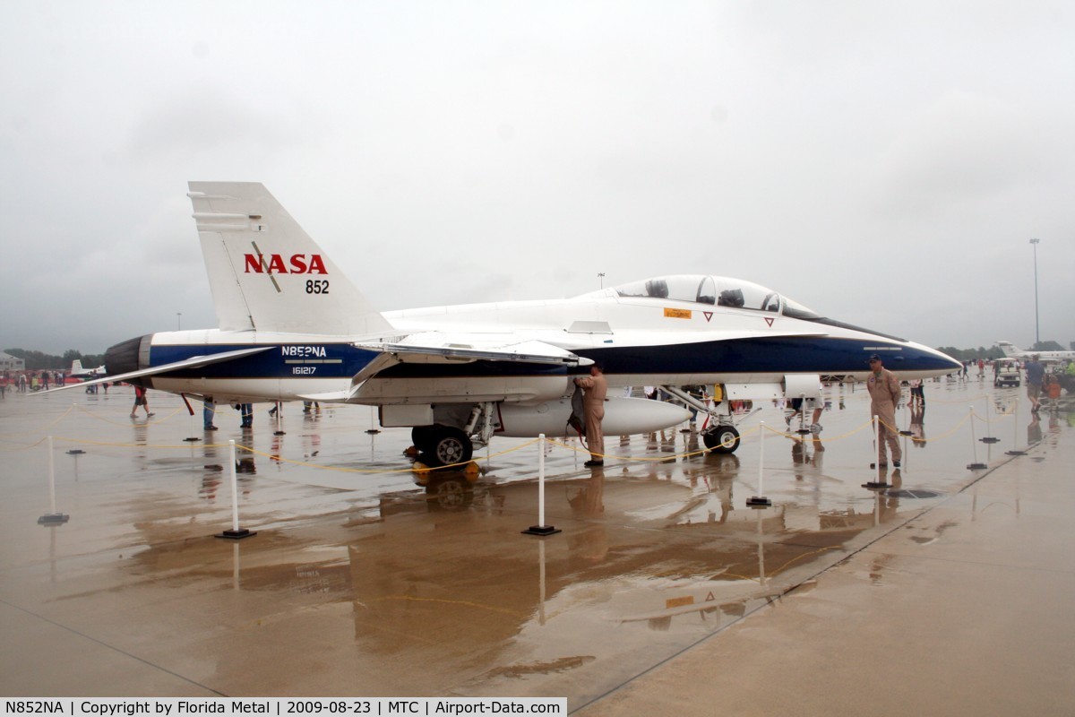 N852NA, McDonnell Douglas F/A-18B Hornet C/N 161217, NASA F-18