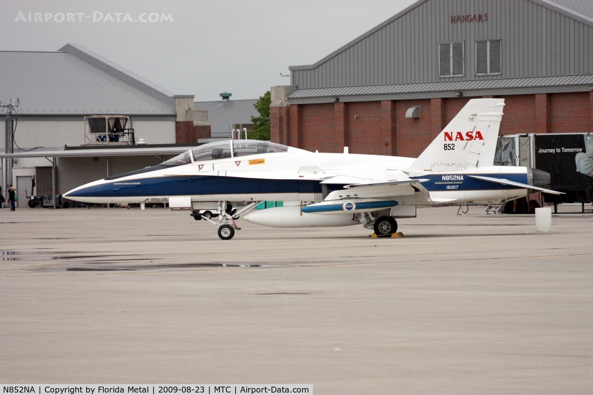 N852NA, McDonnell Douglas F/A-18B Hornet C/N 161217, NASA F-18