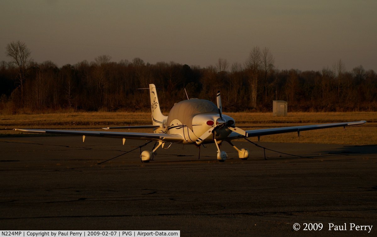 N224MP, 2006 Cirrus SR22 C/N 1876, Awash in the last rays of the day