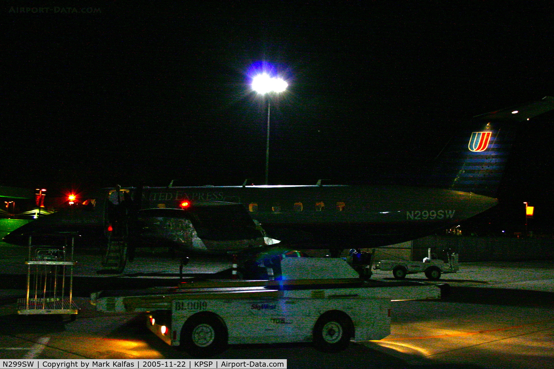 N299SW, 1997 Embraer EMB-120ER Brasilia C/N 120.329, SkyWest Embraer EMB-120ER, N299SW at the gate KPSP.