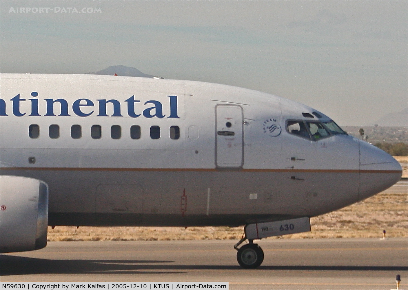 N59630, 1995 Boeing 737-524 C/N 27534, Continental Airlines Boeing 737-524, N59630 on taxiway Alpha KTUS.