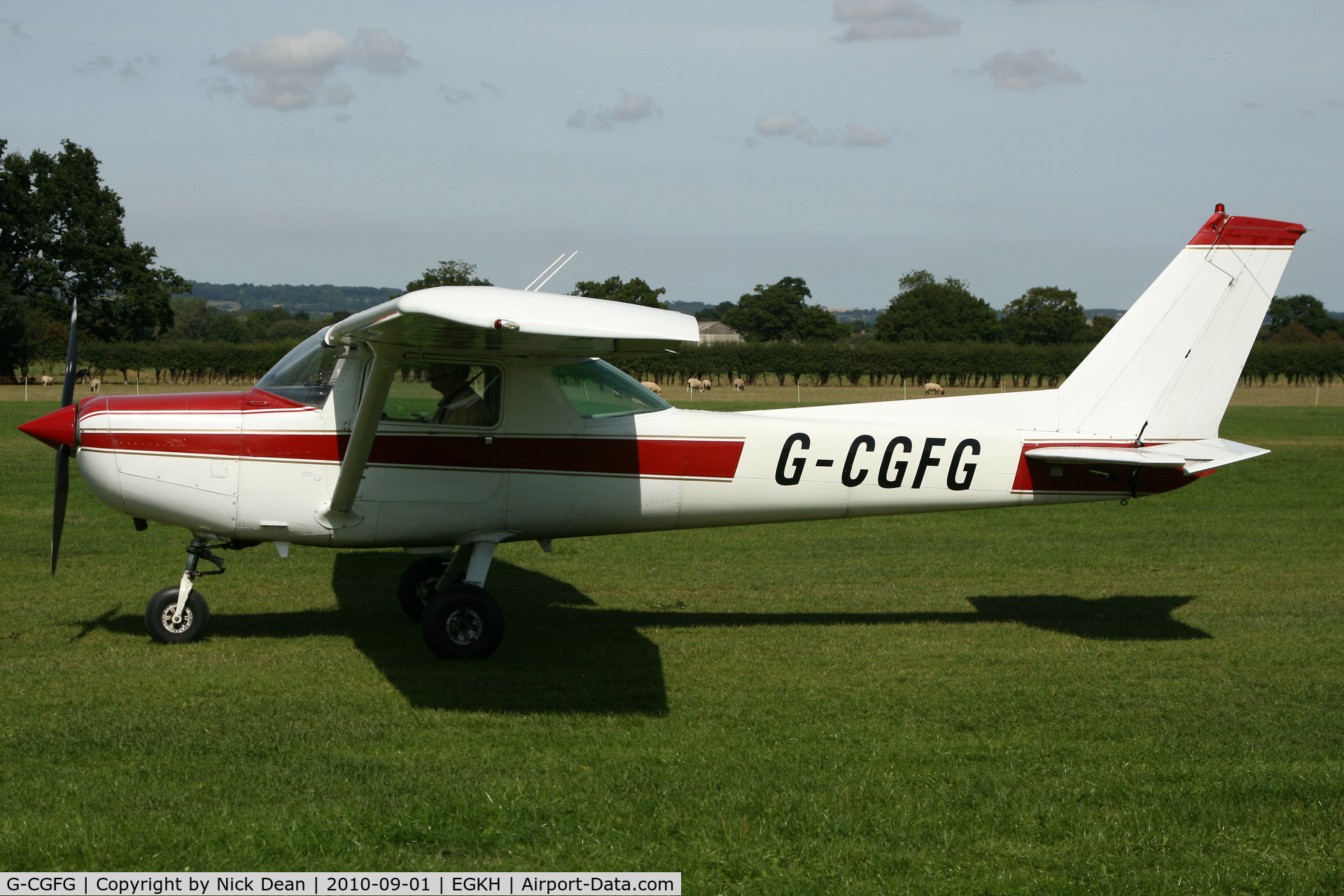 G-CGFG, 1983 Cessna 152 C/N 15285724, EGKH