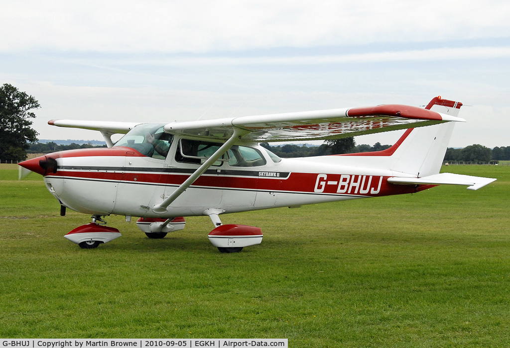 G-BHUJ, 1979 Cessna 172N Skyhawk II C/N 172-71932, SHOT AT HEADCORN