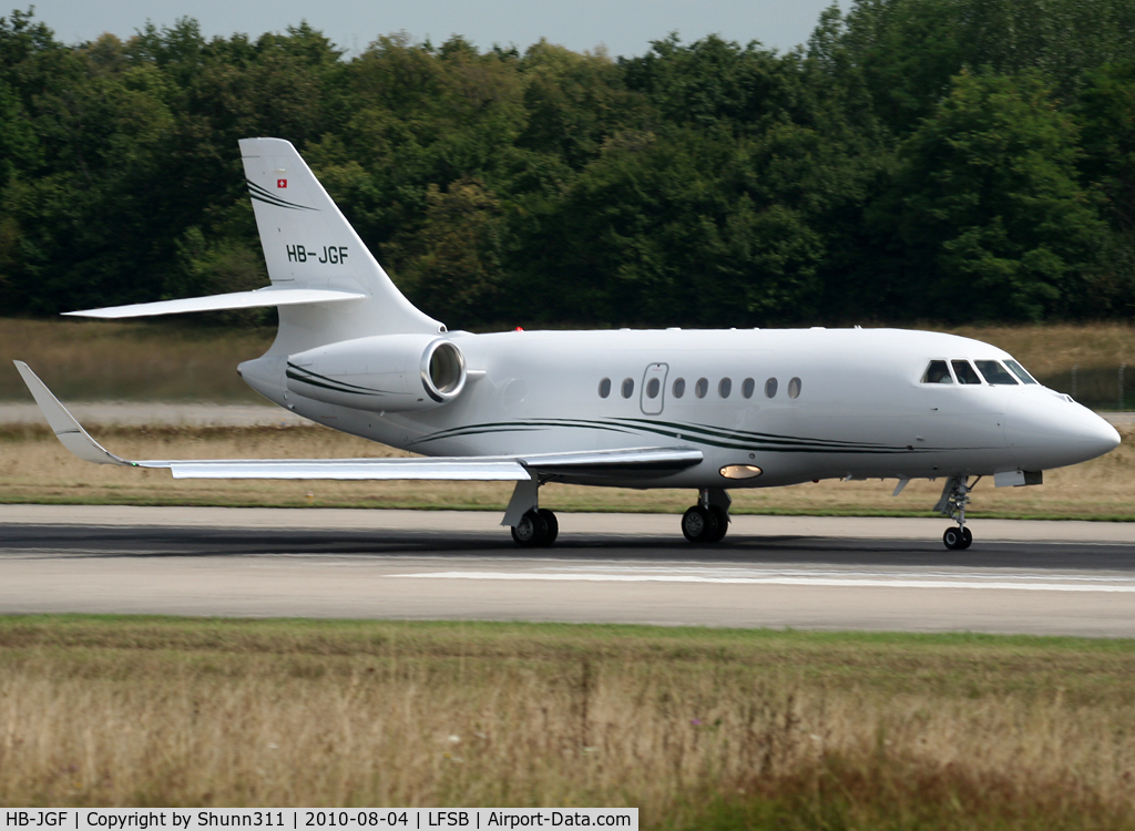 HB-JGF, 2009 Dassault Falcon 2000EX C/N 185, Taking off rwy 16