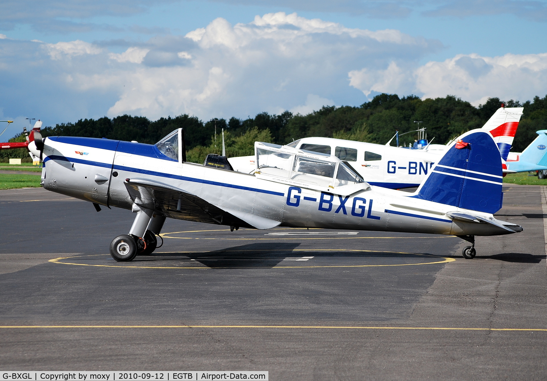 G-BXGL, 1953 De Havilland DHC-1 Chipmunk T.10 C/N C1/0924, Chipmunk 22 ex RAF serial WZ884 at Wycombe Air Park