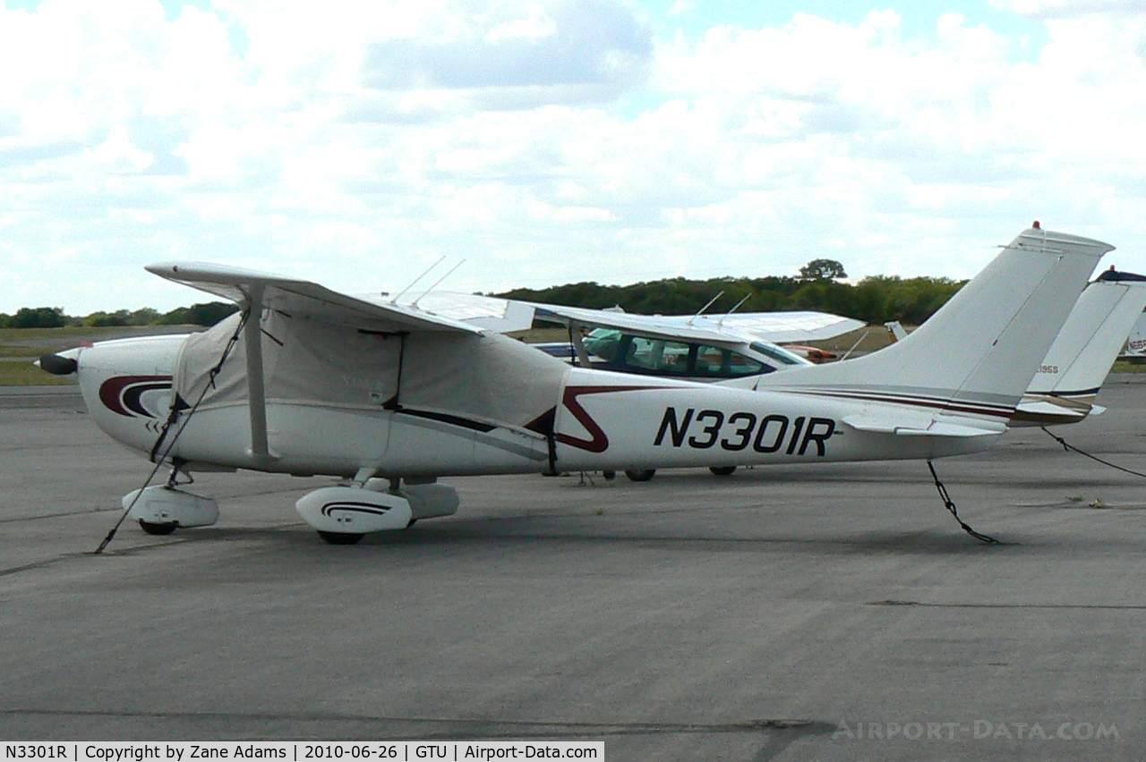 N3301R, 1967 Cessna 182L Skylane C/N 18258601, At Georgetown Municipal, TX