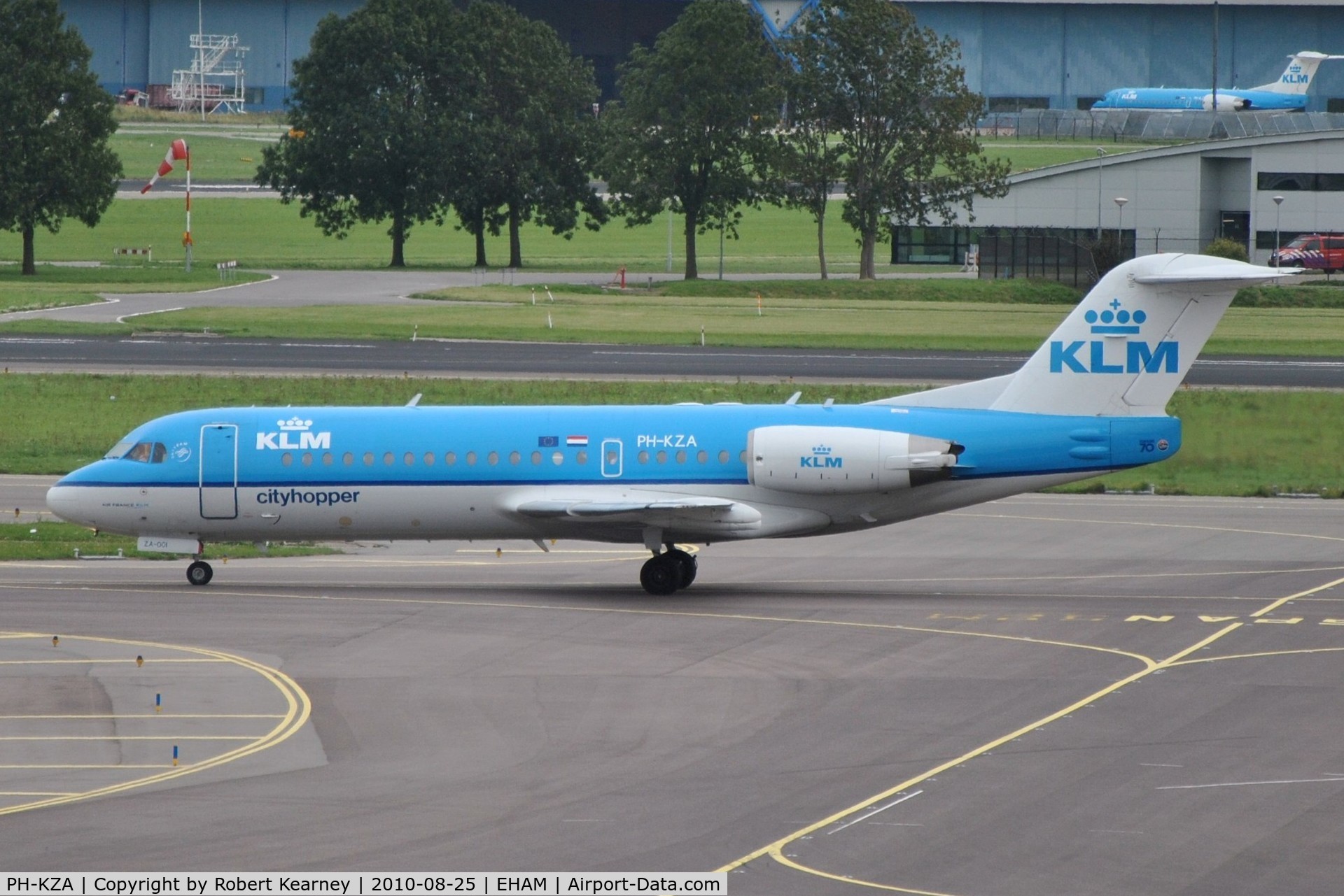 PH-KZA, 1996 Fokker 70 (F-28-070) C/N 11567, KLM cityhopper taxiing for take-off